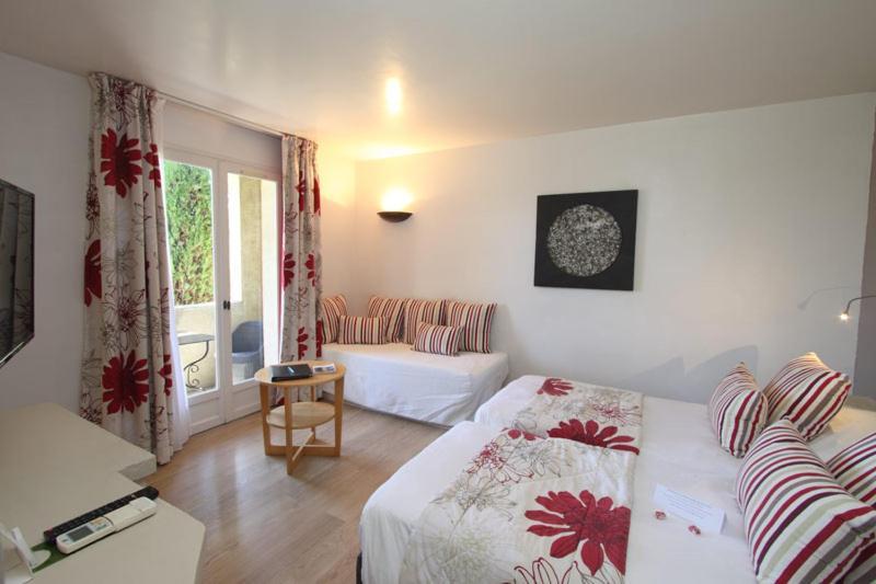 Val Baussenc, The Originals Relais Hotell Maussane les Alpilles Exteriör bild